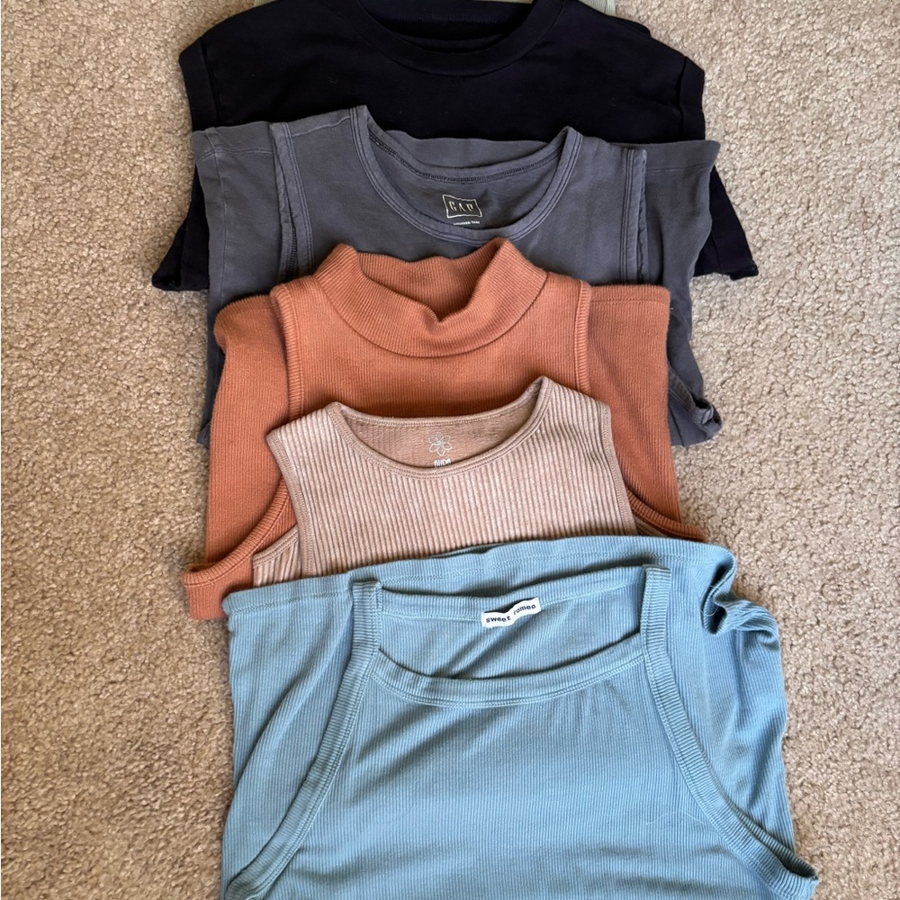 Aura Sleeveless Black and Gray Tank Tops